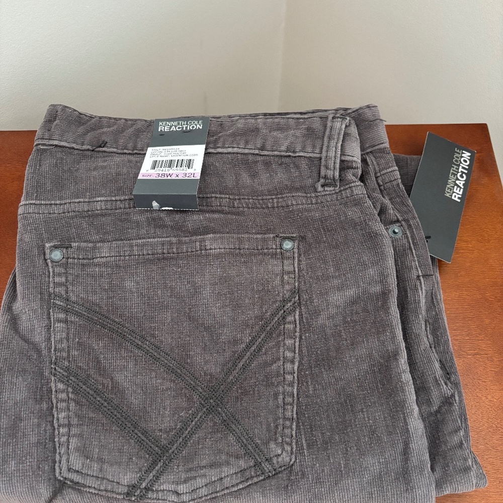MEN'S KENNETH COLE REACTION GREY CORDUROY PANTS SIZE 38W X 32L. NEVER WORN!
